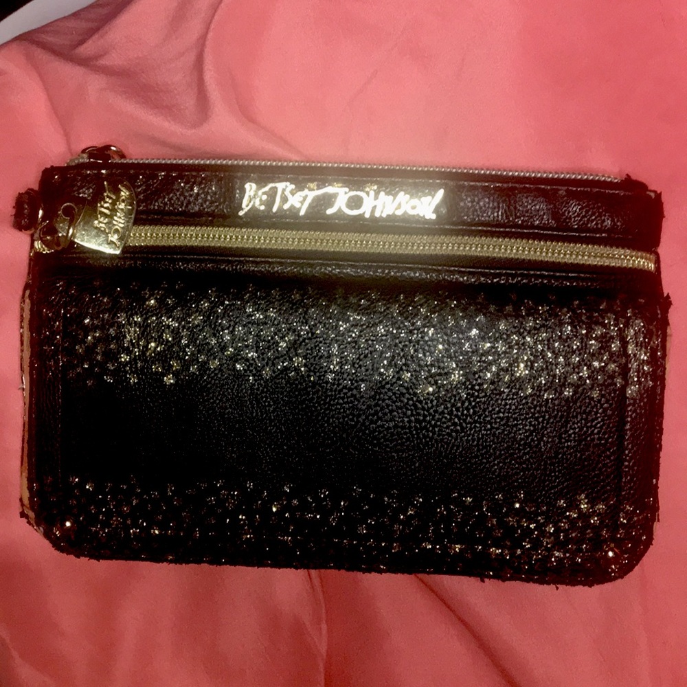 Betsy Jhonson wallet